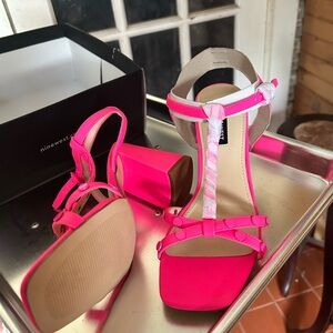 Nine West Women's Pink Sandals never worn